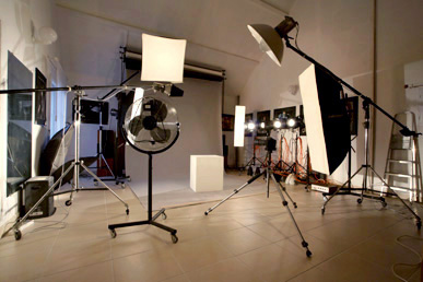 Le studio photo avec flashes et accessoires
